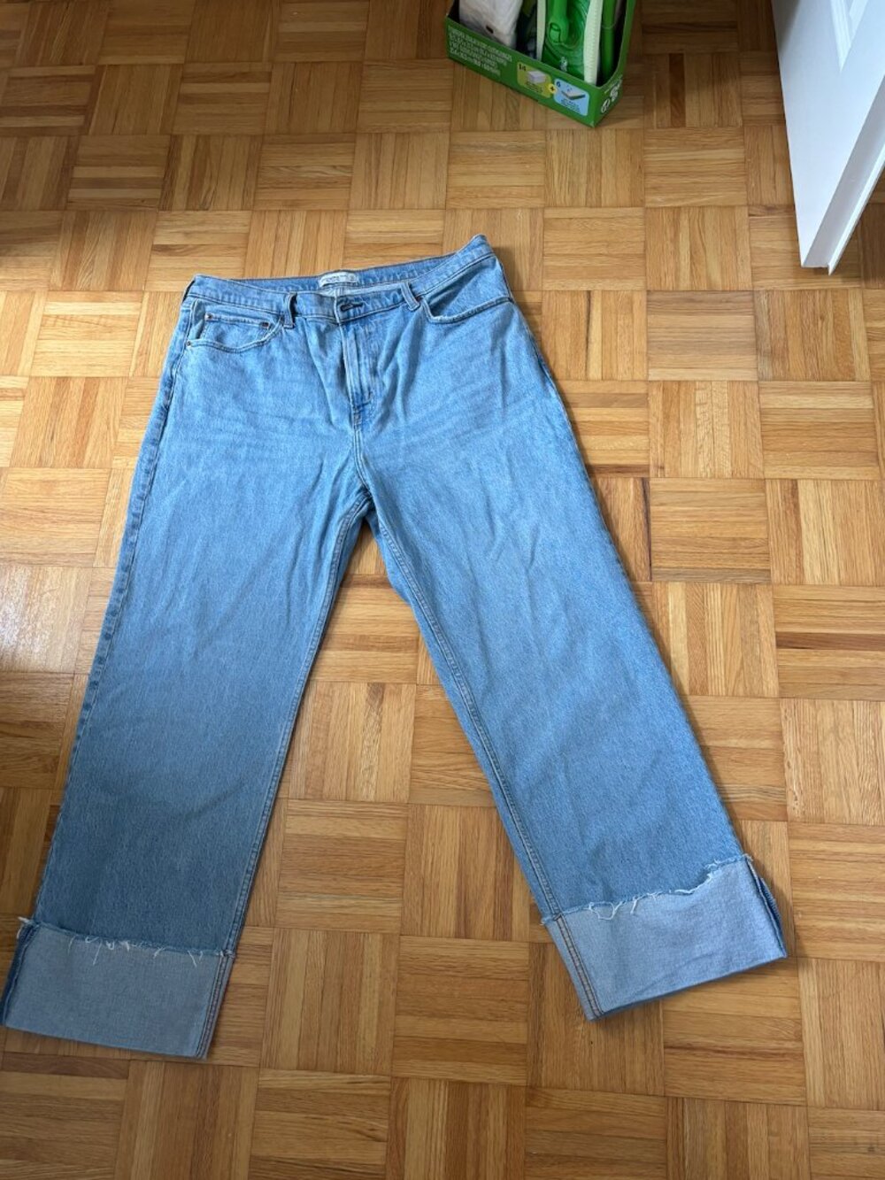 Abercrombie & Fitch ’90s Straight Ultra High Rise Jeans 31R
